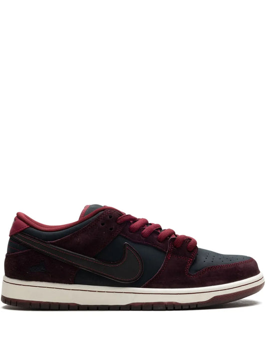 X Riot Skateshop Sb Dunk Low Mahogany/Dark Beetroot/Team Red/Sail/Night Maroon Sneakers